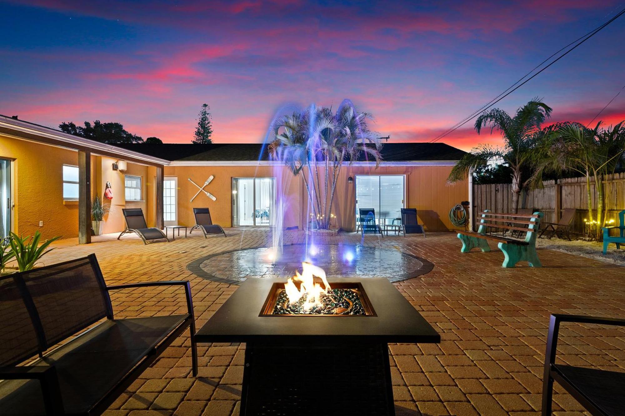 Coastal Villa W Amazing Courtyard - Splash Pad! ซาราโซตา ภายนอก รูปภาพ