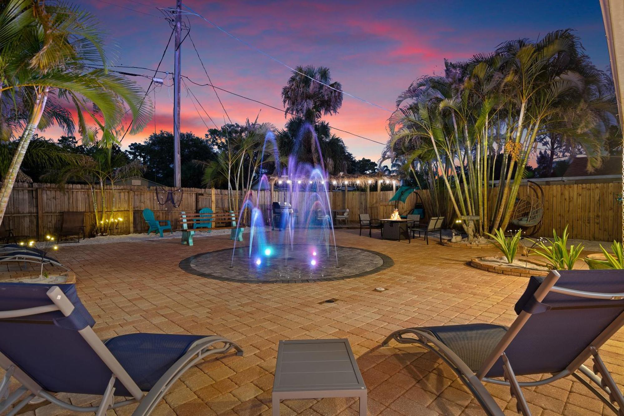 Coastal Villa W Amazing Courtyard - Splash Pad! ซาราโซตา ภายนอก รูปภาพ