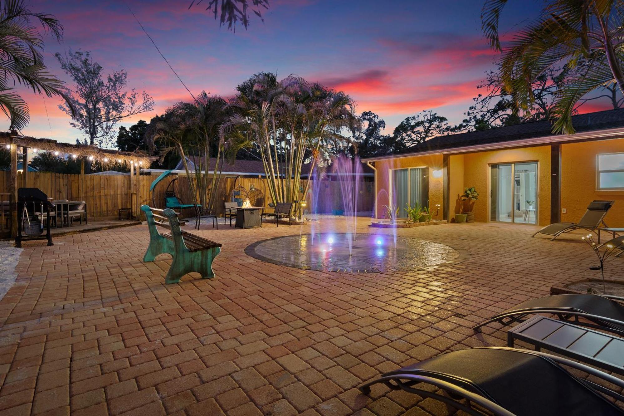 Coastal Villa W Amazing Courtyard - Splash Pad! ซาราโซตา ภายนอก รูปภาพ