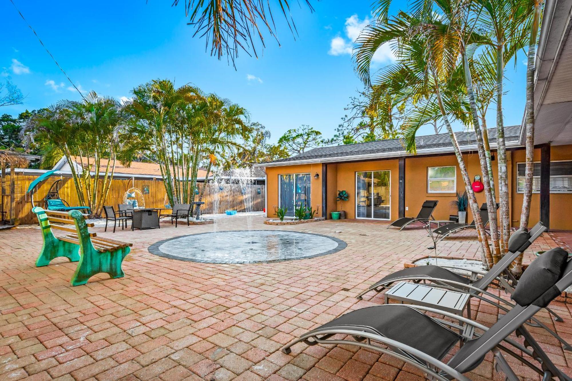 Coastal Villa W Amazing Courtyard - Splash Pad! ซาราโซตา ภายนอก รูปภาพ