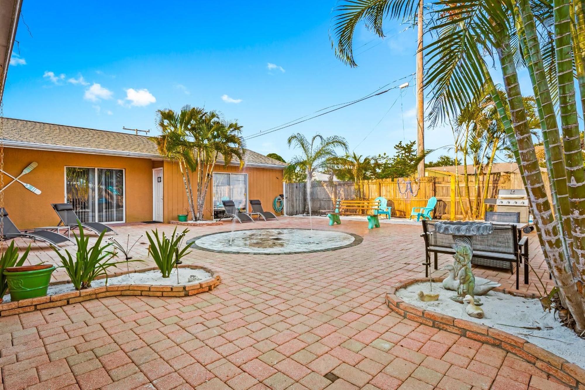 Coastal Villa W Amazing Courtyard - Splash Pad! ซาราโซตา ภายนอก รูปภาพ