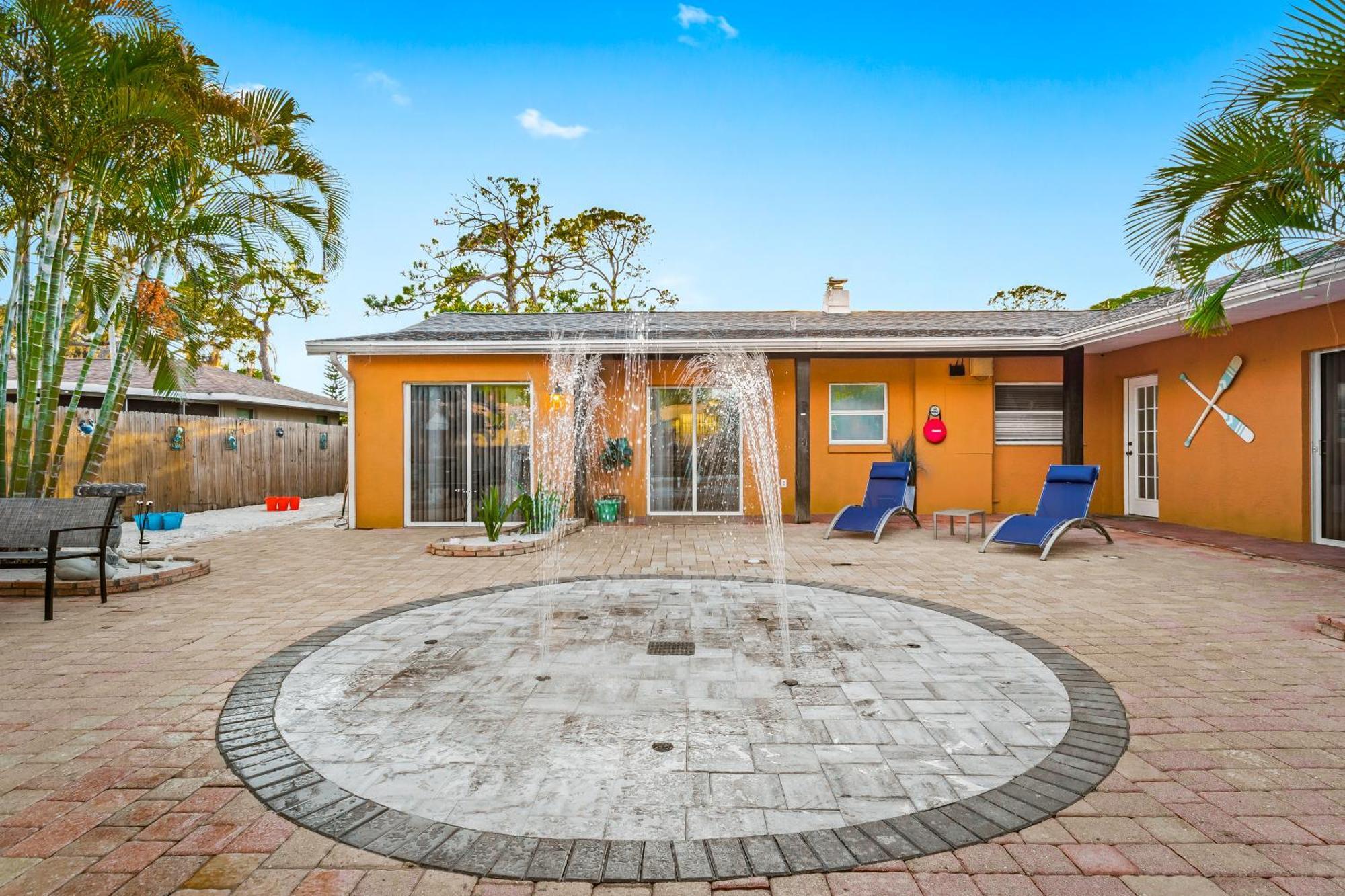 Coastal Villa W Amazing Courtyard - Splash Pad! ซาราโซตา ภายนอก รูปภาพ